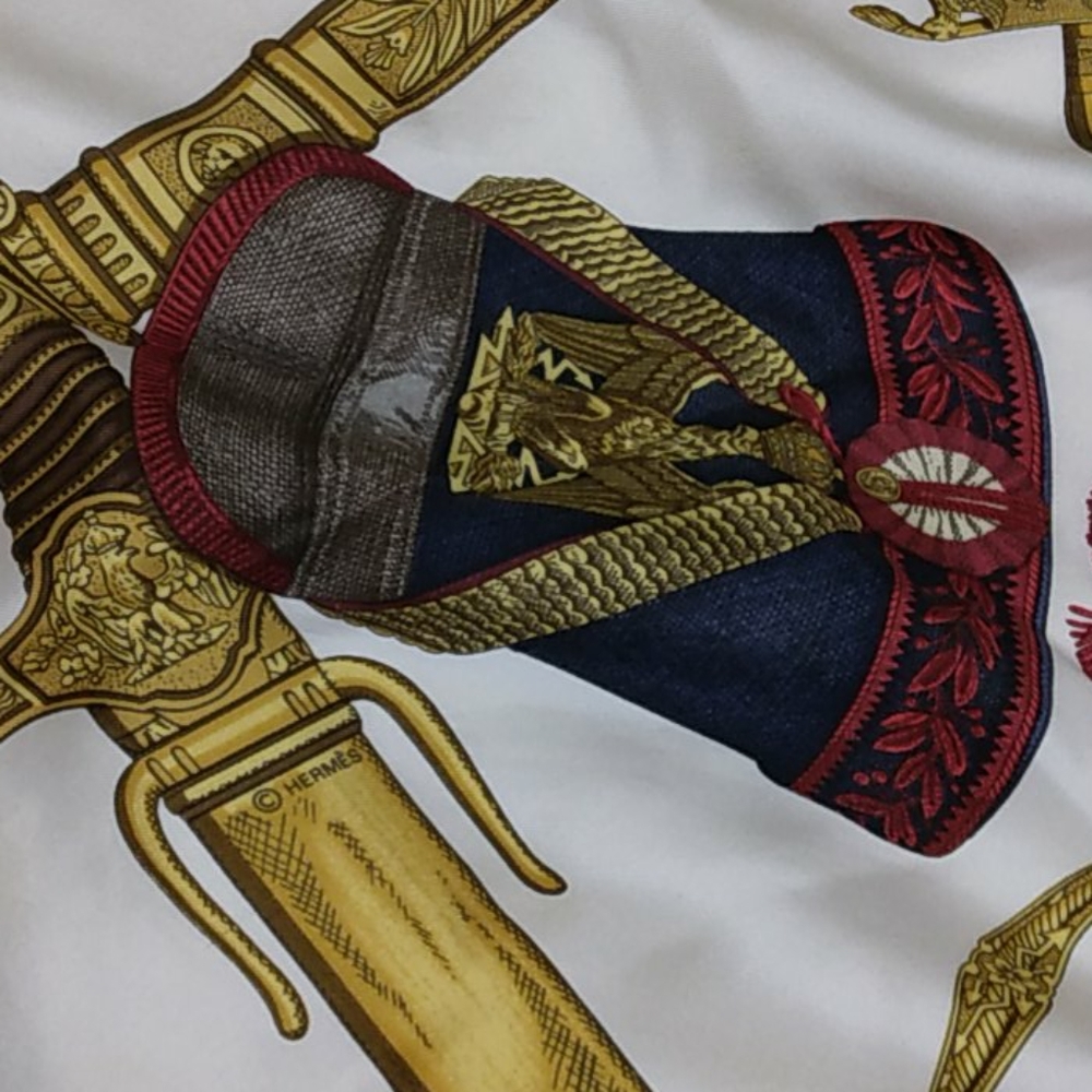Hermès Scarve  33×34 - Picture 3 of 5